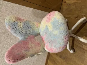 Kinderstuhl Mädchen Schmetterling