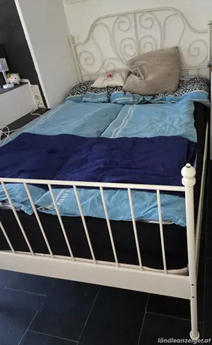 Bett weiß 