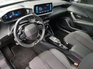 Peugeot 2008 GT 1,2 Automatik 96KW/130PS Navi, SHZ, Totwinke... Bild 9