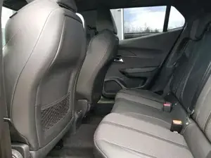 Peugeot 2008 GT 1,2 Automatik 96KW/130PS Navi, SHZ, Totwinke... Bild 10
