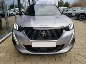Peugeot 2008 GT 1,2 Automatik 96KW/130PS Navi, SHZ, Totwinke... Bild 8