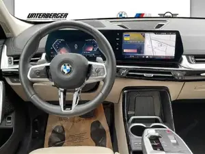 BMW X1 sDrive18d xLine // Head-Up // Panorama Glasdach // Rückfahrkamera // Bild 7