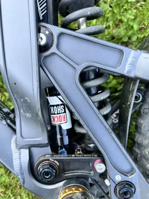Fully Downhill-Bike Propain Rage AL Launch Edition Bild 8