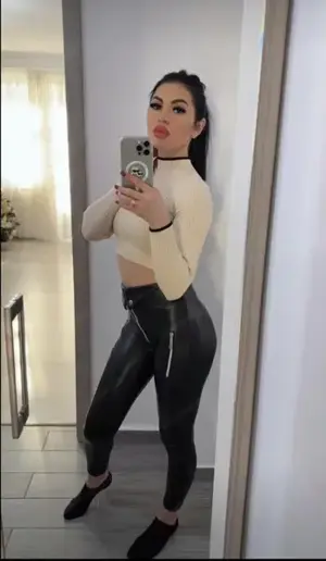 Hallo, ich bin neu in der Stadt, mein Name ist Renata  Bild 2