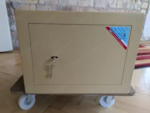 Safe mit 2 Schlüsseln für Schränke geeignet