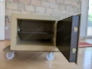 Safe mit 2 Schlüsseln für Schränke geeignet Bild 2