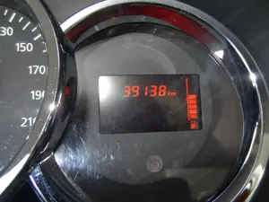 Wenig Kilometer Dacia Sandero Ambiance 1,2 16V  75 !! 4 Zylinder !! Benziner Bild 10