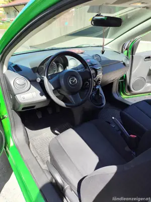 Auto Mazda 2 Bild 5