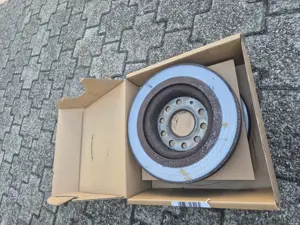 Golf V Bremsscheiben mit Backen gut erhalten abzugeben