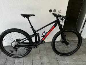TREK Top Fuel 9.8 Xt M Carbon Fully Bild 2