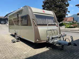 Bürstner Trecento 465 TS   Autarker Komfort-Wohnwagen mit Top-Ausstattung