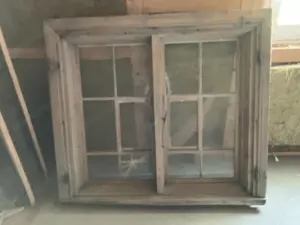 Großes Fenster mit Kreuzstock zu Deko