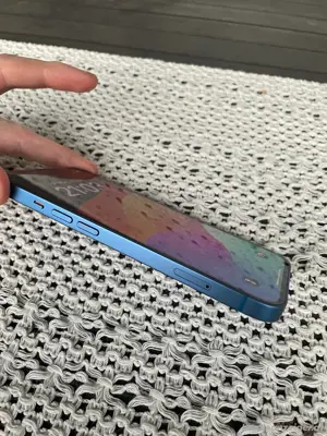 iPhone 13 128GB 100% Akku Bild 2