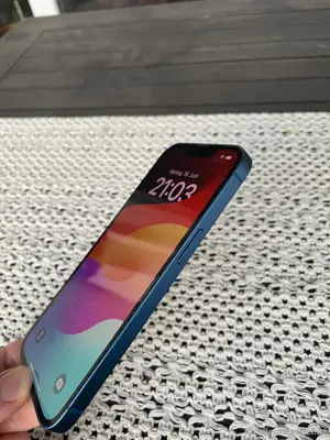iPhone 13 128GB 100% Akku