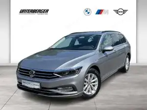 VW Passat Variant Business // 2,0 SCR TDI DSG // Automatik //