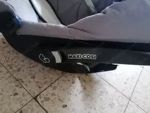 MAXI-COSI Babyschale inkl. atmungsaktiver Einlage Bild 4