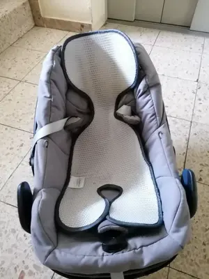 MAXI-COSI Babyschale inkl. atmungsaktiver Einlage