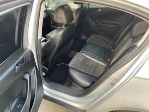 VW Passat Highline 2,0 TDI Limousine Bild 2