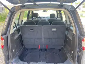 Ford Galaxy Trend 2,0 TDCi DPF Aut. Kombi   Family Van Bild 2