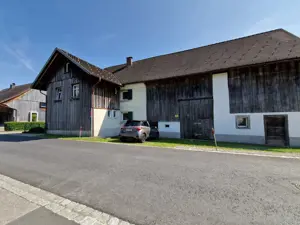 Schönes älteres Haus mit tollen Möglichkeiten. Top Lage Bild 4
