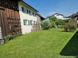 Schönes älteres Haus mit tollen Möglichkeiten. Top Lage Bild 2