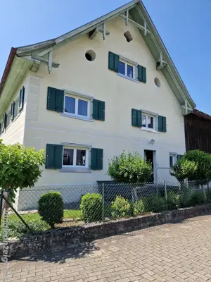 Schönes älteres Haus mit tollen Möglichkeiten. Top Lage