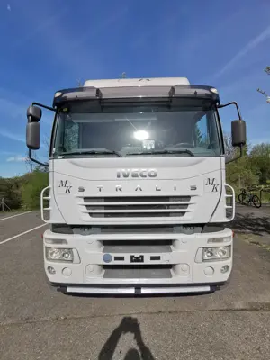 Sattelzugmaschine Iveco AD440 S43T P