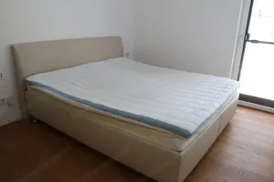 Doppelbett zu verschenken (ohne Lattenrost)