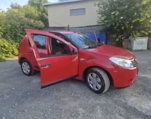 Dacia Sandero 1.2 BJ 2010  Bild 2
