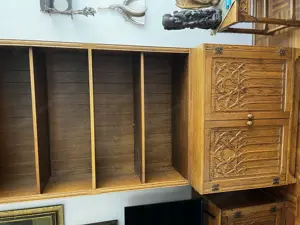 Bücherregal und Kleiderkasten Bild 3