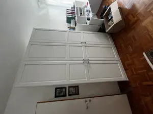 Bücherregal und Kleiderkasten Bild 2