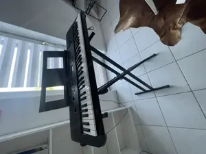 Yamaha Digital Keyboard mit Ständer Bild 2