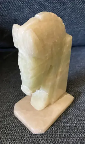 Pferdekopf aus Onyx milchig-grün Vintage