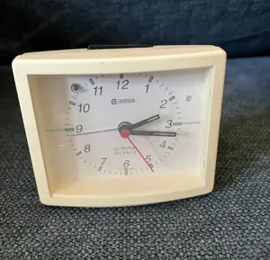 Wecker klein mit Batterie Vintage