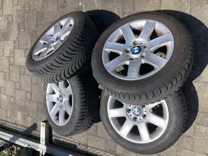 Orginal Bmw 16 Zoll Alufelgen mit guter Winterbereifung, Lochkreis 5x120. 7x16 2x Reifen mit 6,5mm 2