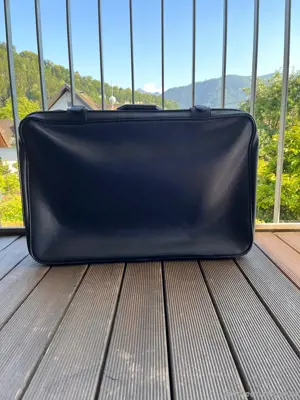 Klassischer Reisekoffer von Regent   schlicht, schick und gut in Schuss Bild 5