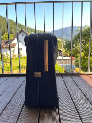 Klassischer Reisekoffer von Regent   schlicht, schick und gut in Schuss Bild 3