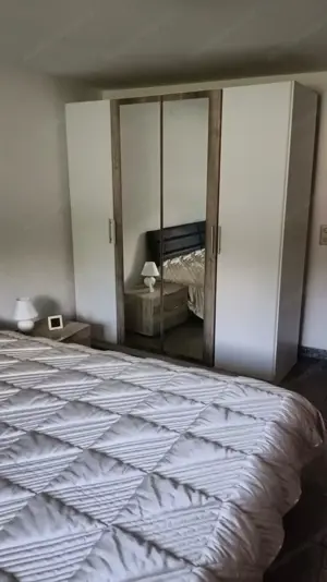 Kleider Schrank 
