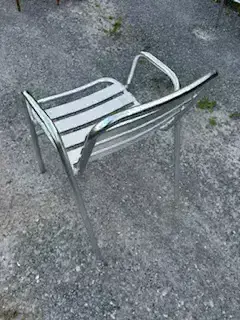 6 Tolle Gartenstühle, leicht und stapelbar Bild 3