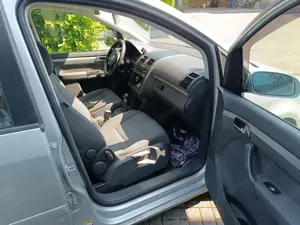 VW Touran 2.0 TDI Bild 2