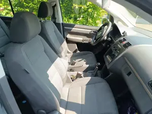 VW Touran 2.0 TDI Bild 8