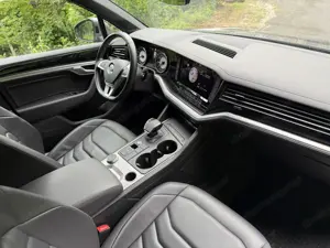 Volkswagen Touareg 3.0 V6 TDI Elegance ACC* LaneAss*Erstbesitz Bild 9