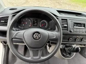 Volkswagen T6 Transporter 2.0 TDI Kasten *Klima* AHK Bild 6