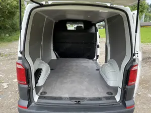 Volkswagen T6 Transporter 2.0 TDI Kasten *Klima* AHK Bild 8