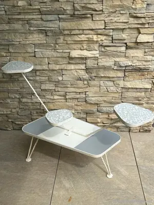 Vintage Blumentisch aus den 60ern