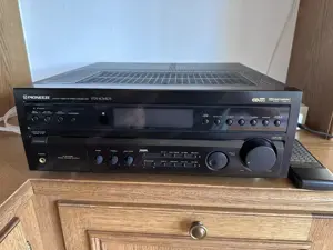 Pioneer Audio Receiver inkl. Regalboxen