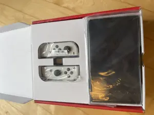 Nintendo Switch OLED weiß + Hardcase grau Bild 2