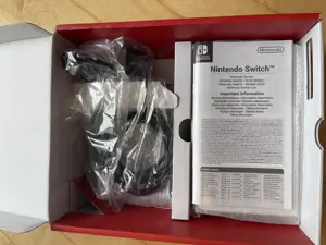 Nintendo Switch OLED weiß + Hardcase grau Bild 4