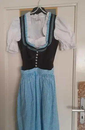 Traditionelles Dirndl