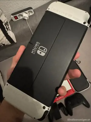Nintendo Switch OLED mit Siepielen Bild 3